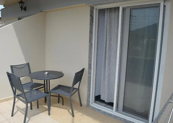 아파트 Helena House 사르티